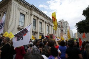 Fernando Gomes/Agencia RBS – Congelamento de gastos foi um dos motivos de protestos de servidores do Estado no ano passado