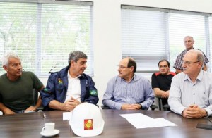Prefeito em exercício (esq) e governador Sartori participaram de reunião hoje Foto: Reprodução/Twitter