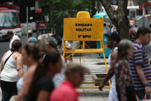 Falta de policiamento é queixa frequente da população diante do efetivo minguado da BM | Foto: Diego Vara / Agência RBS