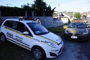 Tiroteio ocorreu em frente a uma casa na Rua Marte, no bairro Fátima, em Cachoeirinha Foto: Ronaldo Bernardi / Agência RBS / Agência RBS