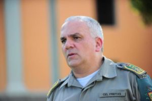 Coronel Alfeu Freitas terá de se aposentar até fevereiro porque a lei não permite mais de 35 anos de serviço a oficiais Foto: Felipe Nyland / Agencia RBS